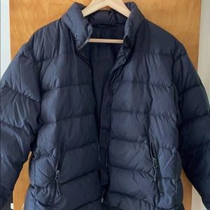 Woman’s Black Light Puffer Jacket w/ Inner Sleeves